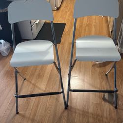 2 Bar Stools 