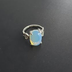 MOONSTONE  POLISHED CABECHON LADIES NEW SIZE 6 RING 
