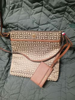 Tommy Hilfiger Monogram Crossbody Bag w/cardholder.