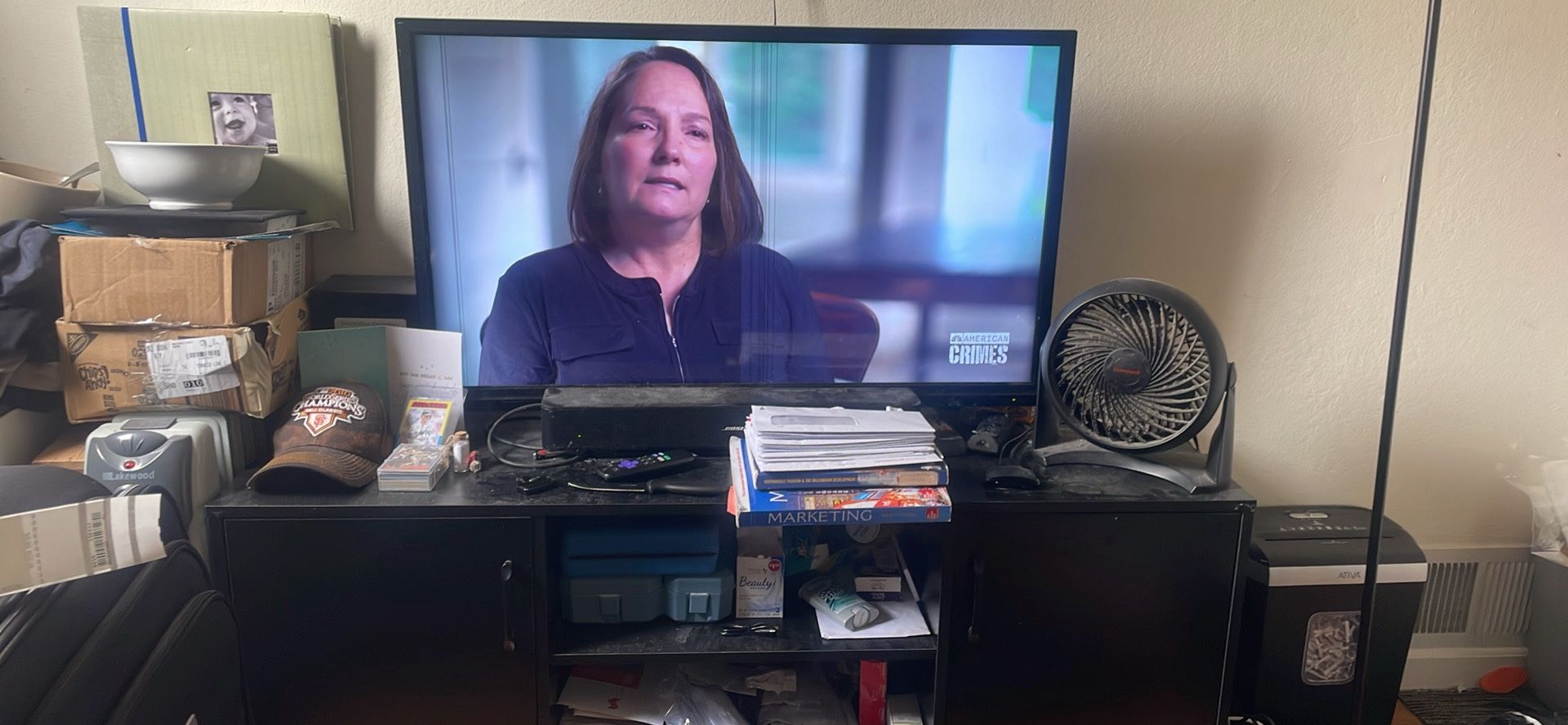HD TV & Entertainment Stand