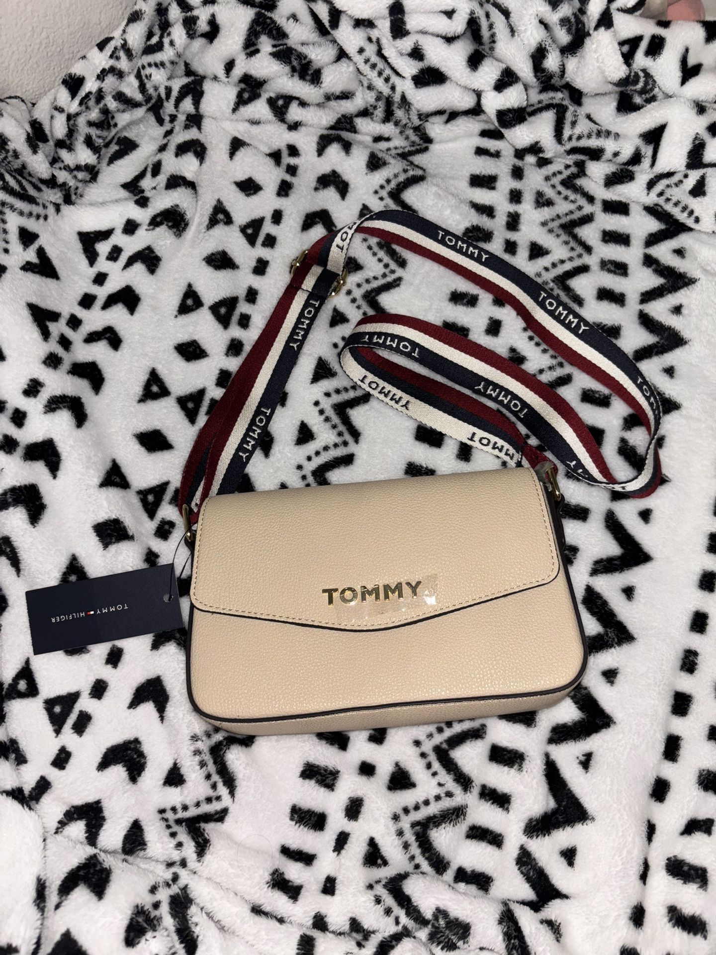 Brand New Beige Tommy Hilfiger Purse