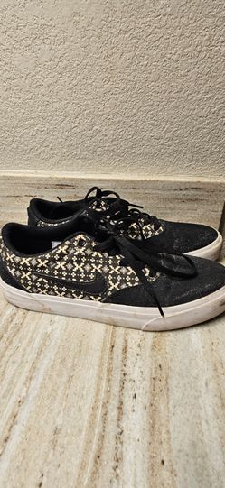 Nike SB Low-Top Patterned Skate Shoes