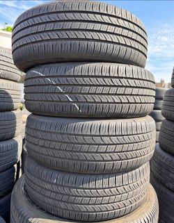 205/60/16Nexen Selling a set of 4 tires in excellent condition 🫡