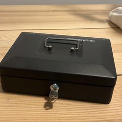 🔥 For Sale: SentrySafe Lock Box w/ 2 Keys – Homestead, FL 🔥