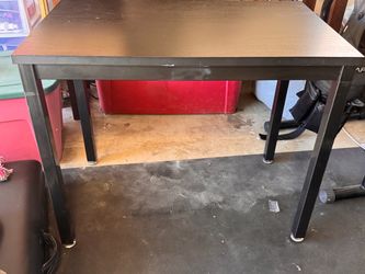 Black office desk