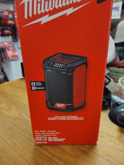 Milwaukee M12 Bluetooth radio