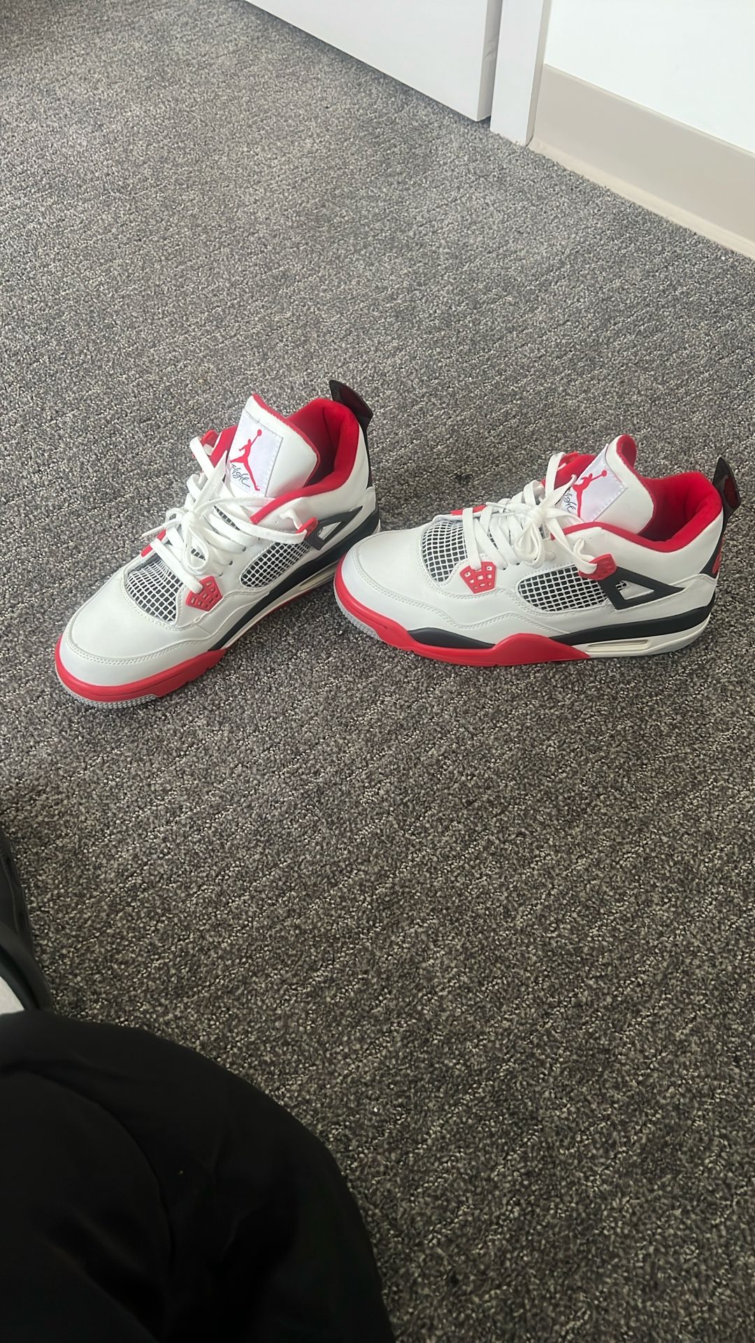 Air Jordan 4’s Retro OG ‘fire Red’