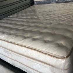 New Saatva Classic Organic /King mattress $750 /Free delivery 
