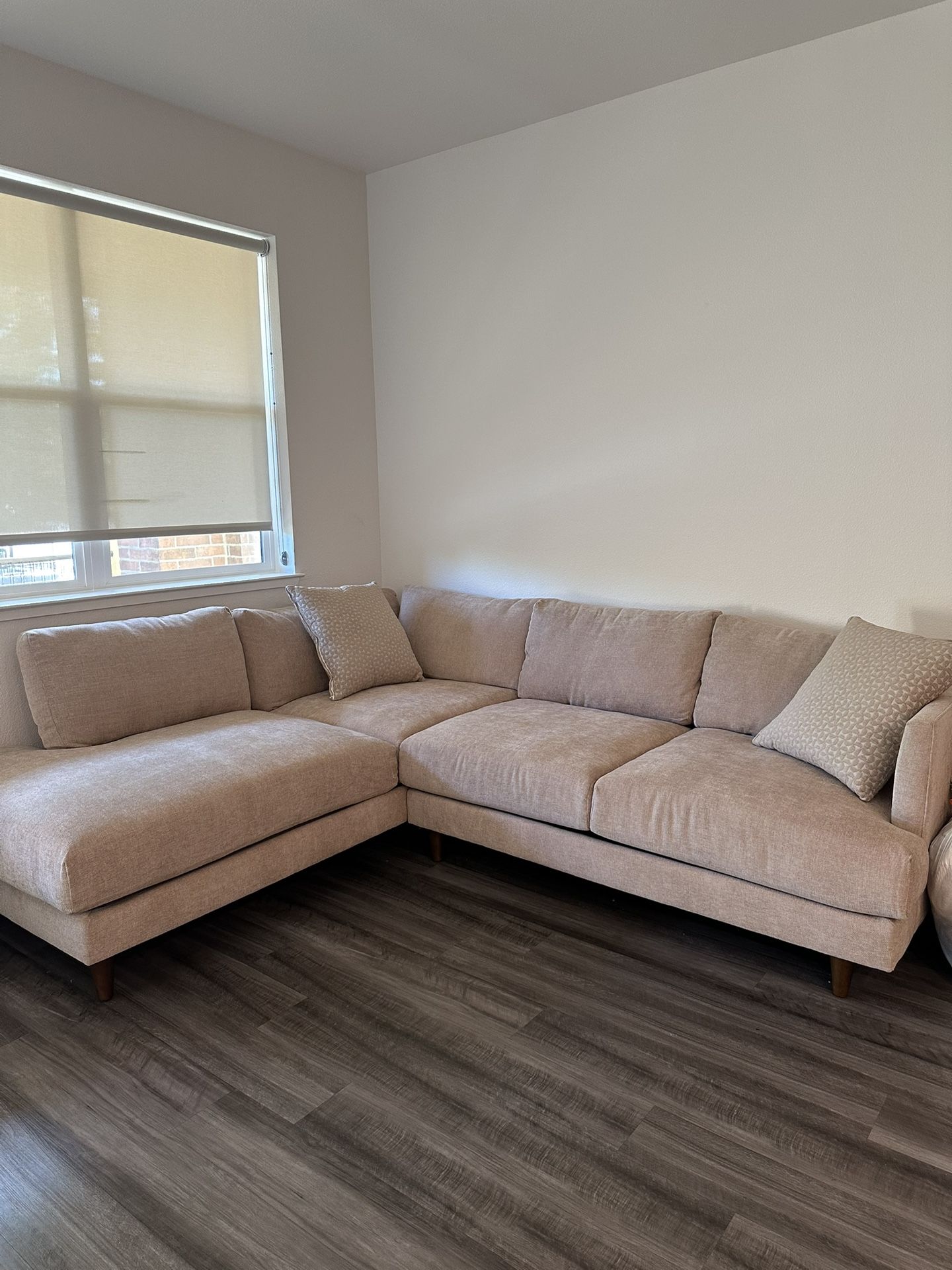 L Shaped Sofa W/ Chaise