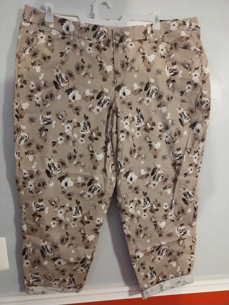 Lane Bryant Womens Floral Pants Zip Boyfriend Fit Tan Black Pockets size 22 NWT ... MAKE AN OFFER