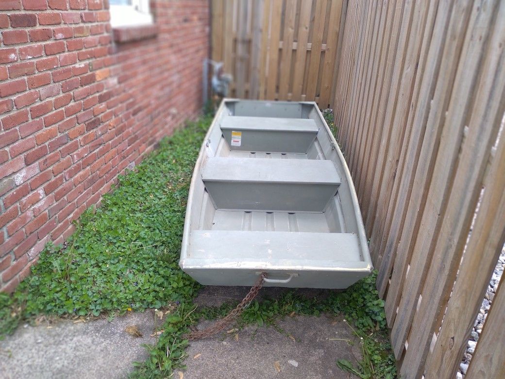 12' flat bottom boat...