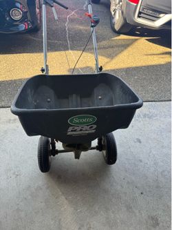 Scotts Pro EdgeGuard Broadcast Spreader