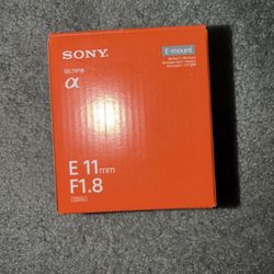Sony - E 11mm F1.8 APS-C Ultra-Wide-Angle Prime Lens for E-mount Cameras - Black