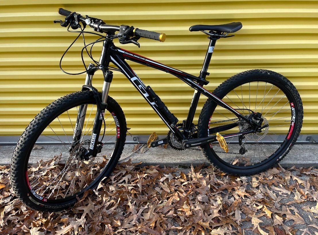 GT Avalanche 2.0 26” Mountain Bike