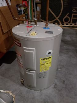 30-Gallon Electric Water Heater ((Like New-Works Perfectly)), Model# ECL-30  ProMax series 200, AO Smith. Was barely used in my mother in laws apt for  Sale in Aventura, FL - OfferUp