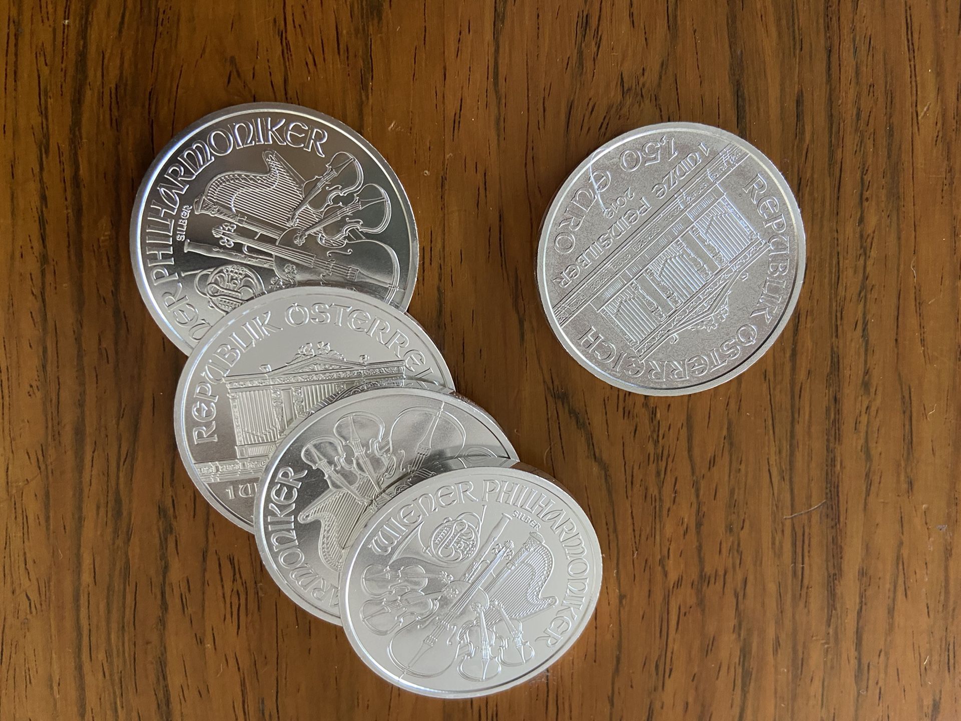 1 Oz Silver Coins. Mint Condition . Wiener Philharmonic