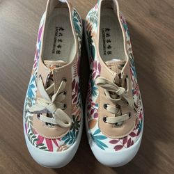 Lao Beijing Buxie Floral Women’s Light Weight Sneakers Size 9 New No Box No Tag