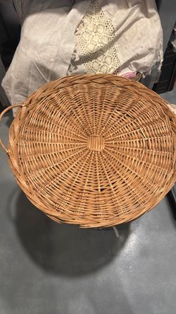 Woven wicker serving tray