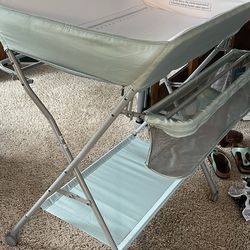 Rolling And Collapsible Changing Table 