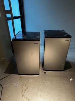 Mini fridge