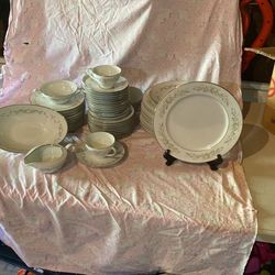 Mikasa 12 Piece China
