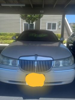 Lincoln 2001 Runs Good Just Lil Maintenance Nothing Major