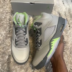 Jordan 5 Green Bean Size 9