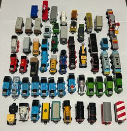 Thomas the Train Vintage and Modern Trains (60 pieces)