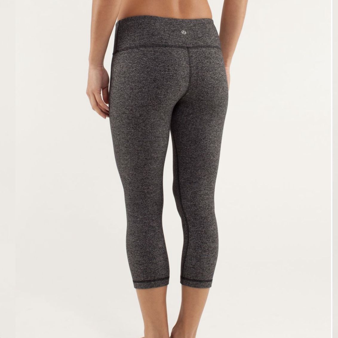 LULULEMON Black Herringbone Knit Wunder Under High Waisted Crop Workout Leggings