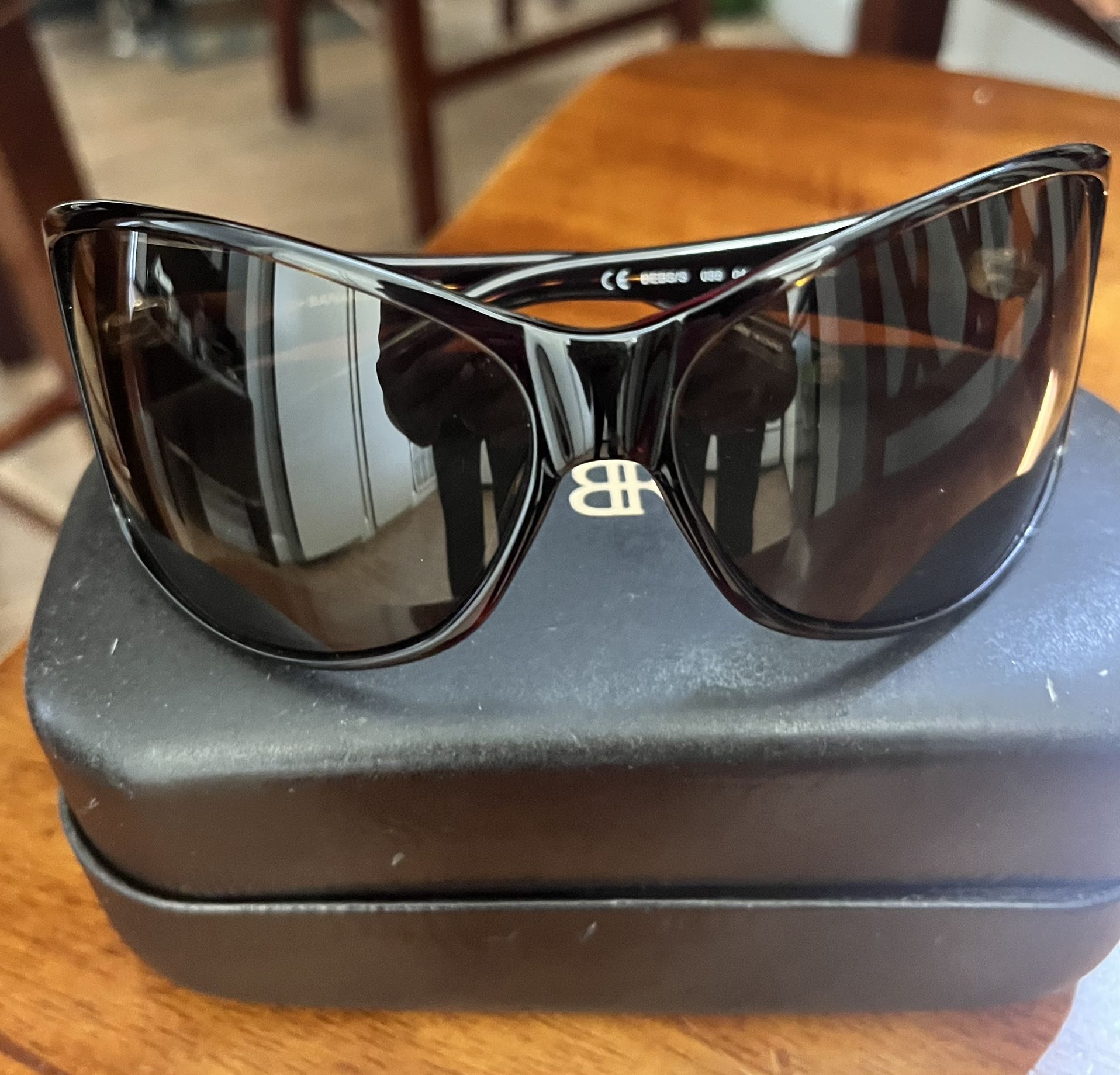 Banana Republic Sun glasses