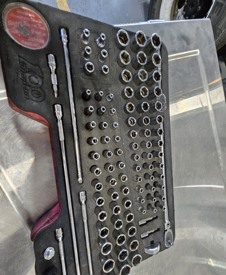 Snap-On 100 pc 1/4 Socket Set (OBO)