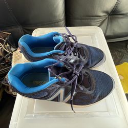 New Balance 577 walking shoes