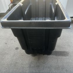 Rubbermaid Trash Container 
