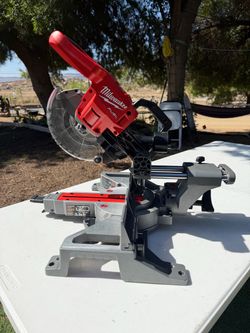 Milwaukee m18 fuel 7-1/4” miter saw tool only