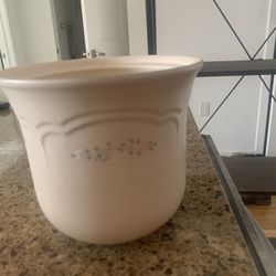 Storage Container With Lid