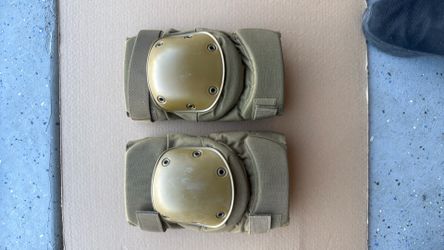 Knee pads