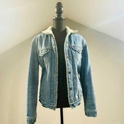 Levi’s Small Sherpa Trucker Jacket
