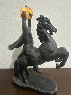 Headless horseman Statue