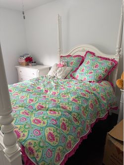 Full size girls poster bed with mattress and box spring