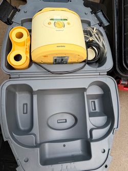 Electric breast pump