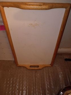 Tray table for bed