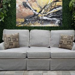 (Free Delivery 🚚) Gray Braxton Culler Couch