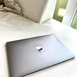 MacBook Pro Touch Bar