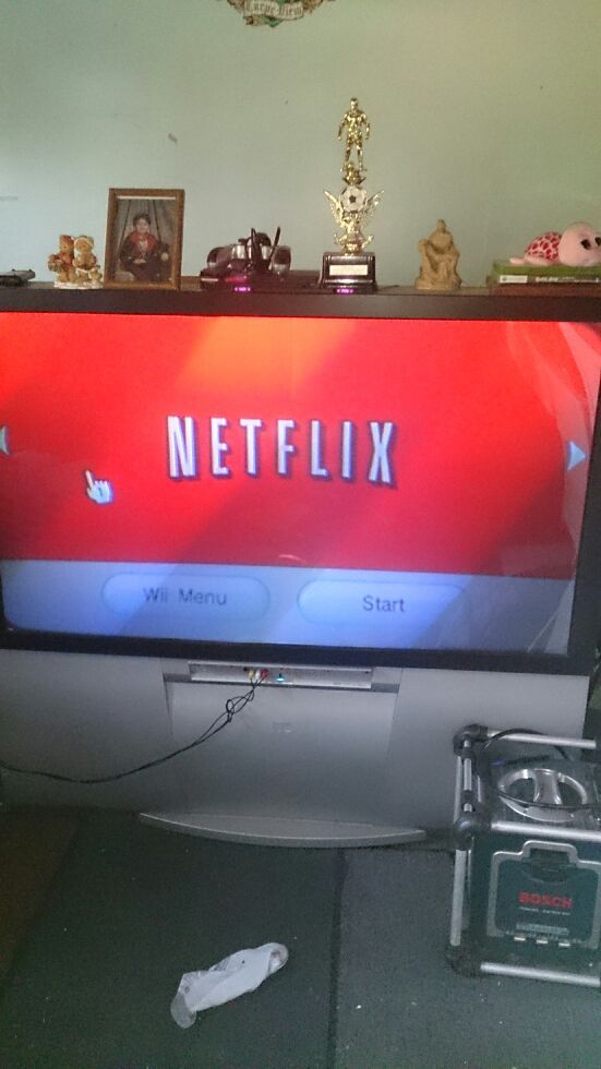 T.v. JVC . 52 inches flat screen fat back
