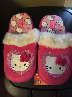 Girls hello Kitty slippers