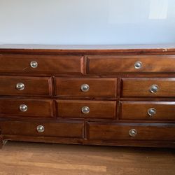 WOOD DRESSER 
