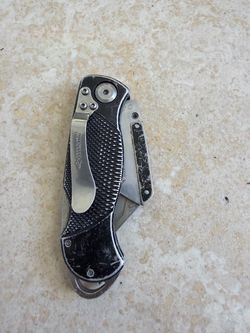 Husky Folding Utility tool
