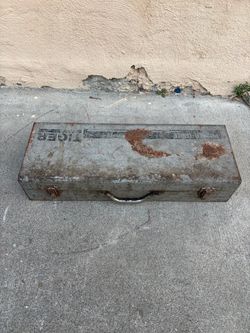 Vintage Heavy-Duty Metal Tool Case (Empty) – Fits Reciprocating / Tiger Saws