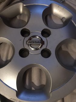 Nissan wheel cover hubcaps 16 in