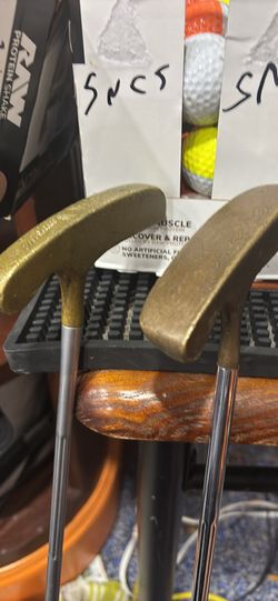 2 titleist bull’s-eye putters $30 for both